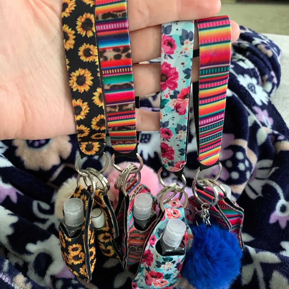 Wristlet keychain holder 10 a piece